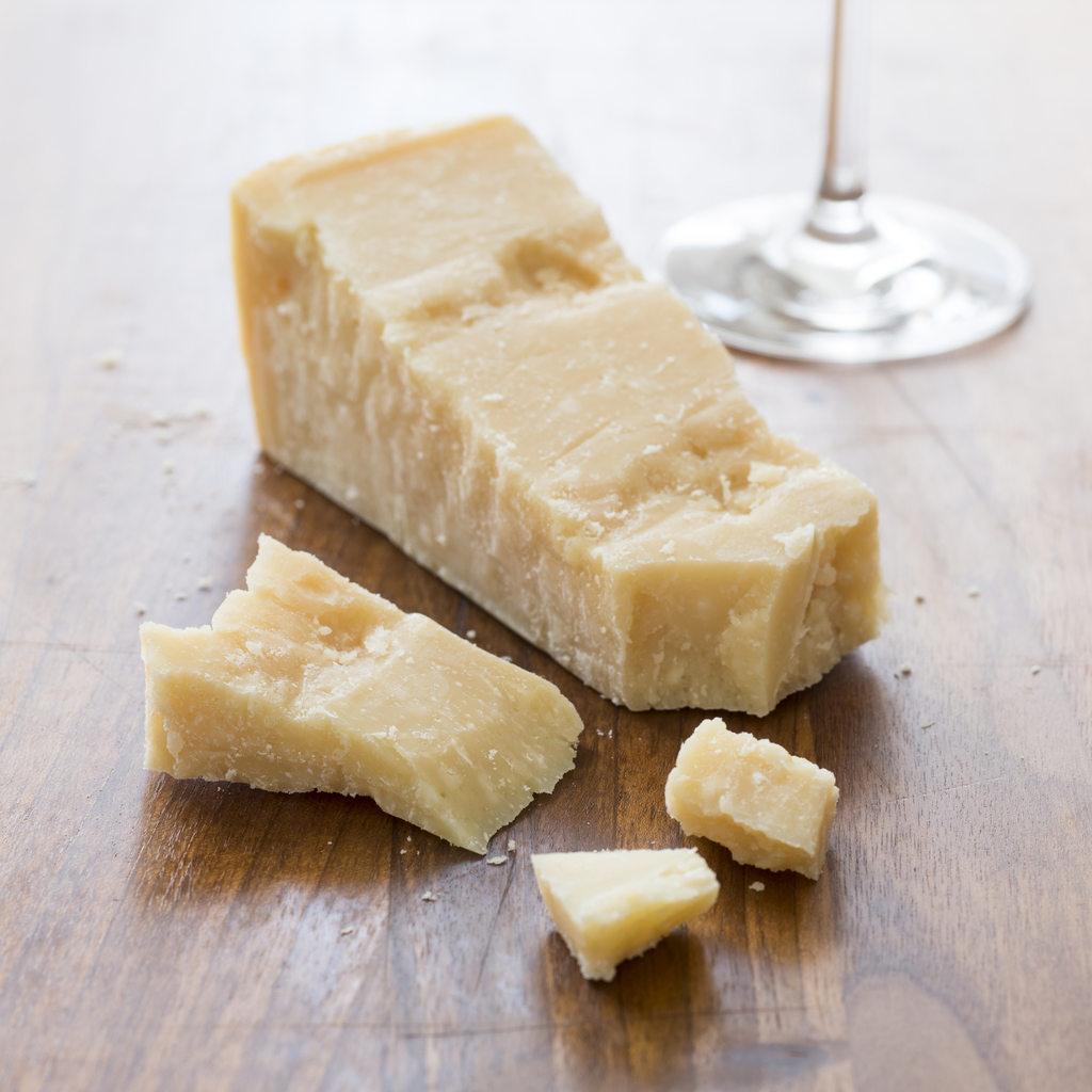 Parmigiano Reggiano D.O.P. delle Vacche Rosse Parmigiano Reggiano D.O.P. delle Vacche Rosse