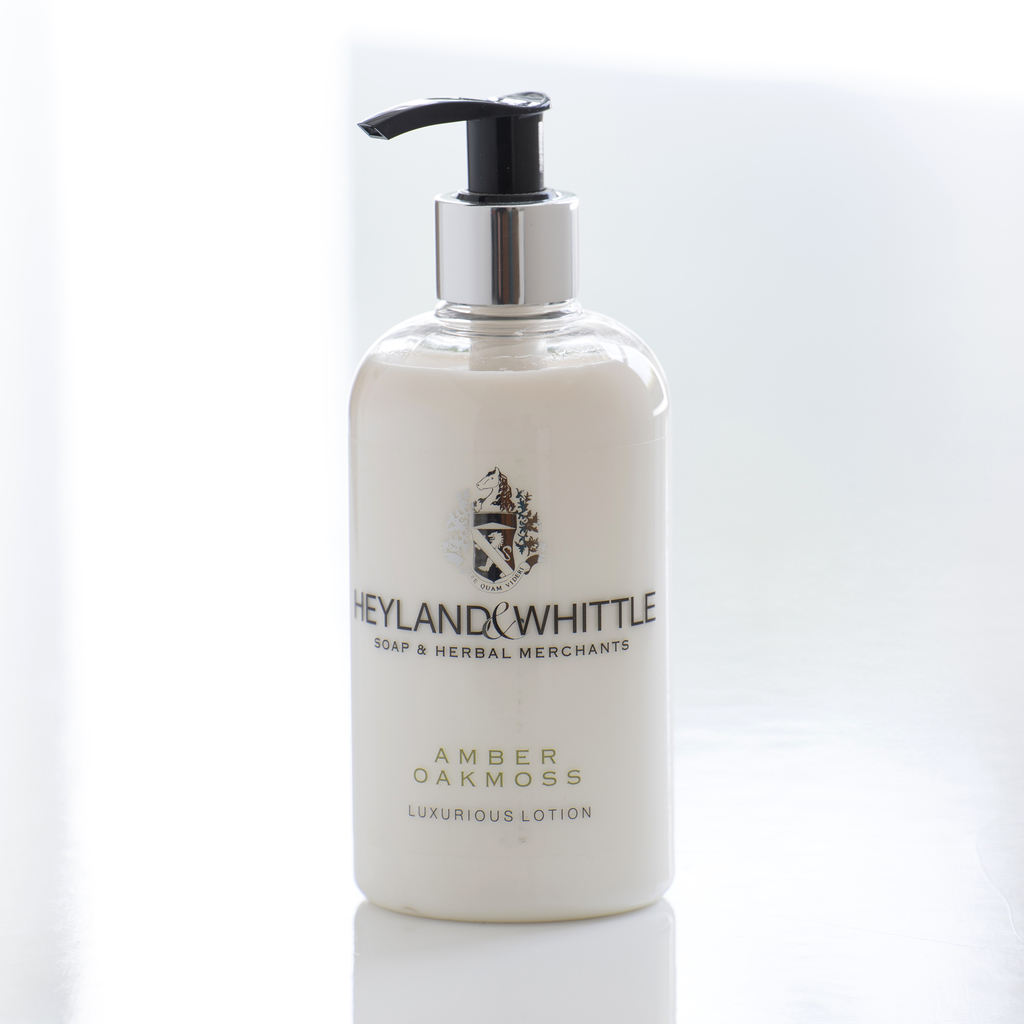 Heyland & Whittle Handlotion Amber Oakmoss Heyland & Whittle Handlotion Amber Oakmoss