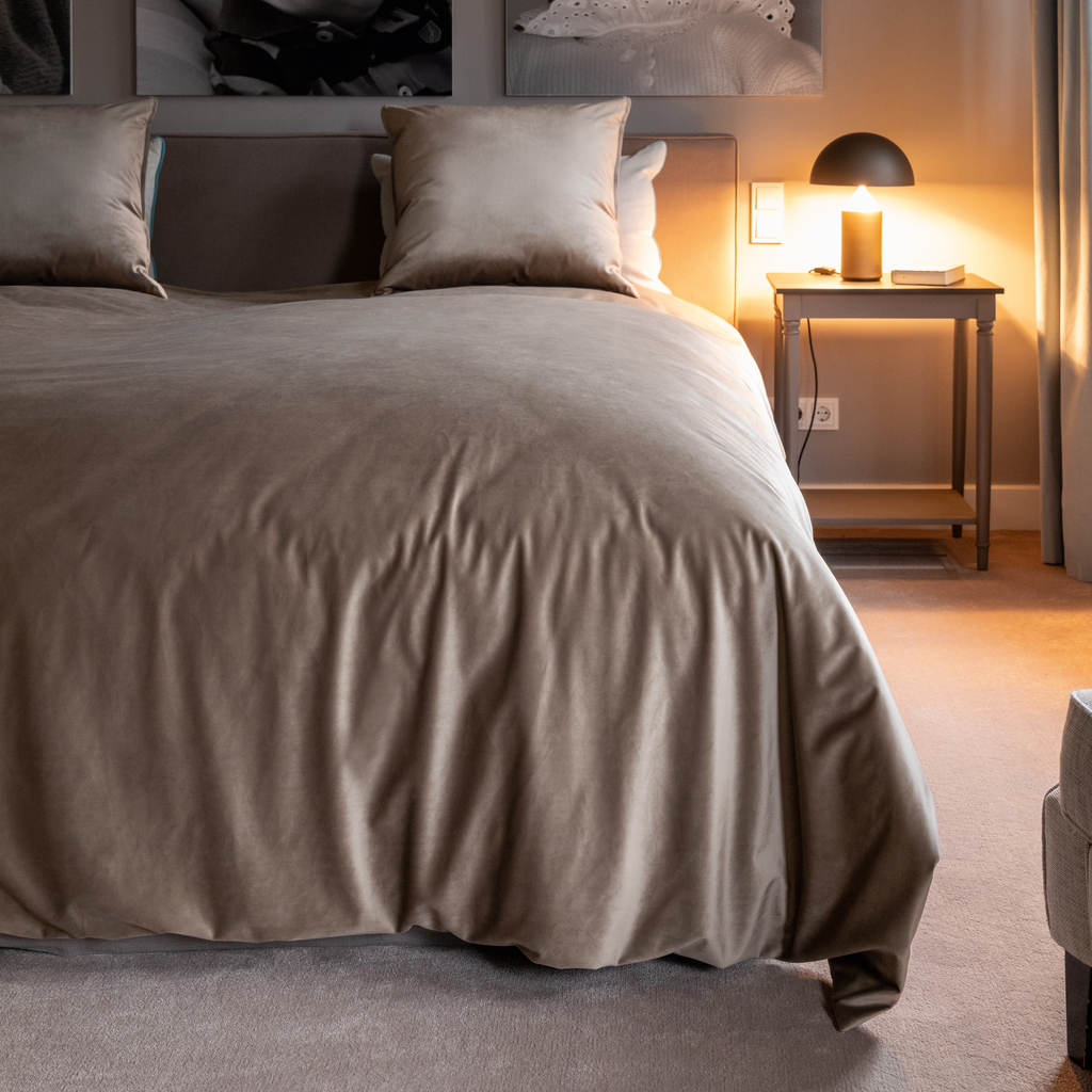 Samtbettüberwurf Celeste Taupe 260 x 280 cm - 2 Samtbettüberwurf Celeste Taupe 260 x 280 cm - 2