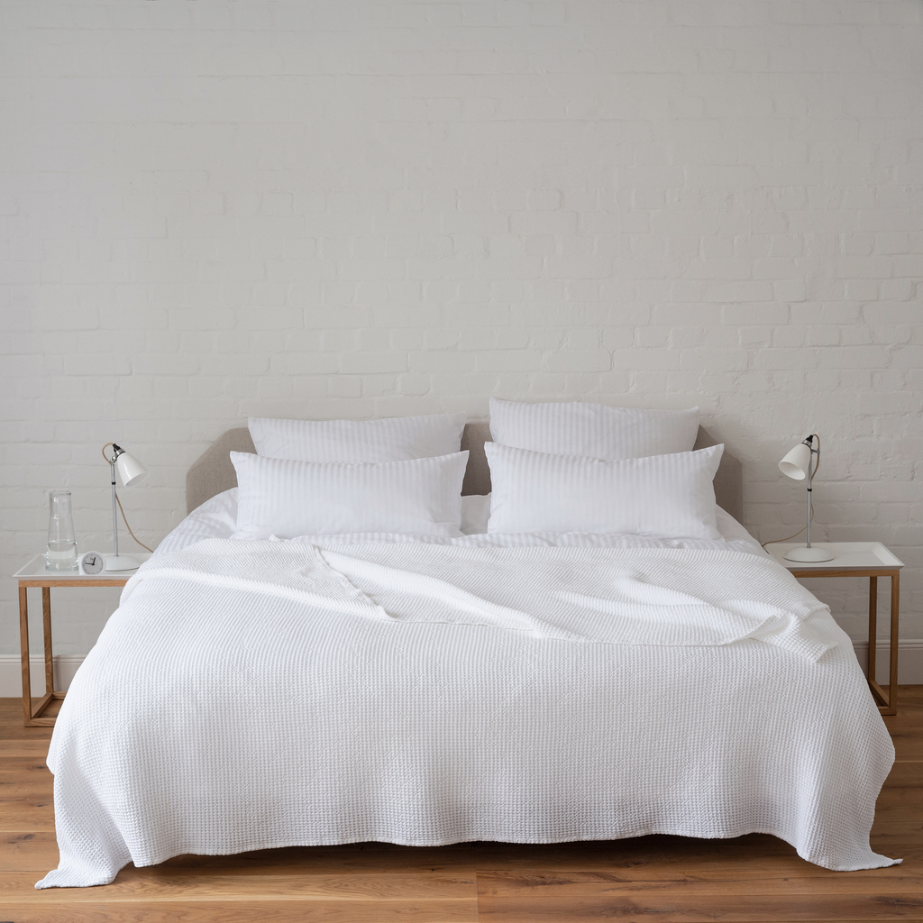 Bettüberwurf Waffelpiqué 240 x 250 cm Weiß - 3 Bettüberwurf Waffelpiqué 240 x 250 cm Weiß - 3