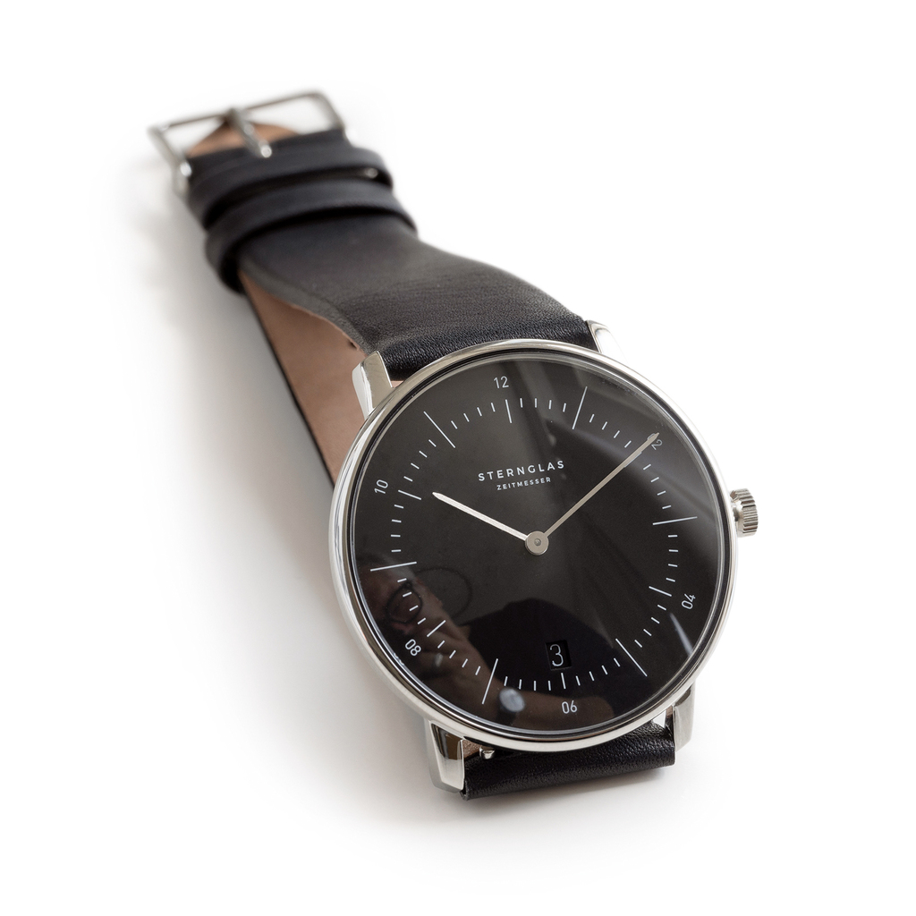 Sternglas: Schwarzes Ziffernblatt mit schwarzem Band Sternglas: Schwarzes Ziffernblatt mit schwarzem Band