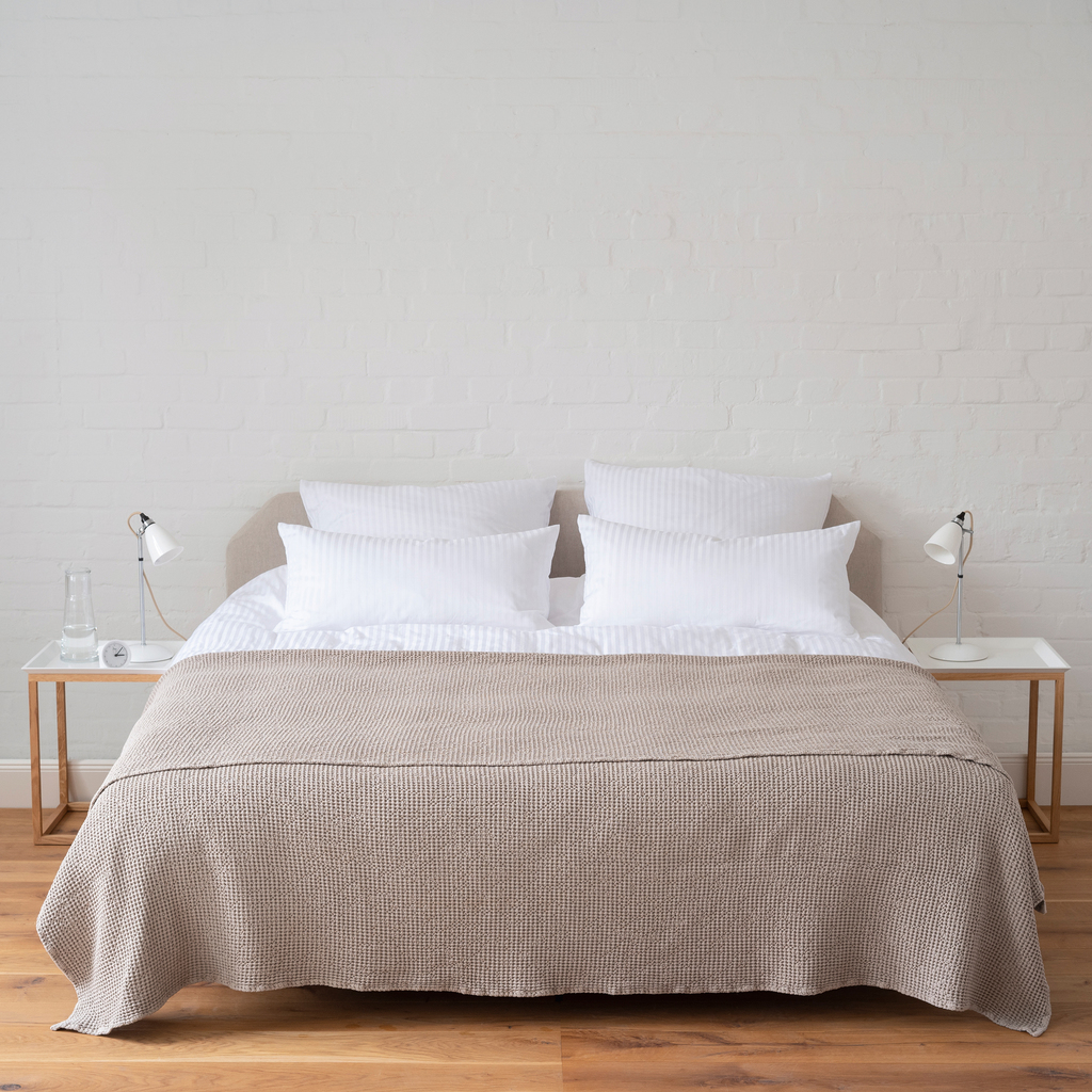 Bettüberwurf Waffelpiqué 240 x 250 cm Camel - 2 Bettüberwurf Waffelpiqué 240 x 250 cm Camel - 2