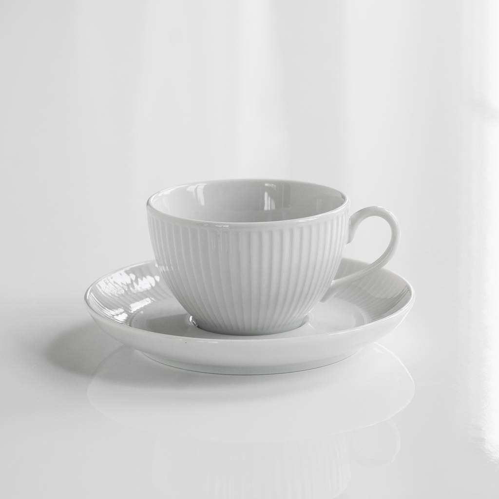 Pillivuyt Plissé Teetasse mit Untertasse Pillivuyt Plissé Teetasse mit Untertasse