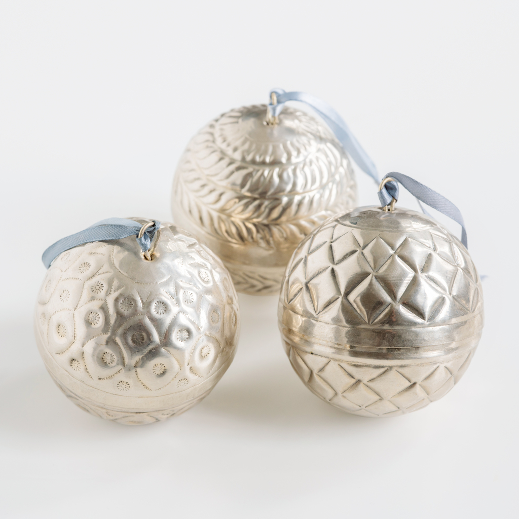Baumkugeln Mauresque Messing versilbert 3er-Set Baumkugeln Mauresque Messing versilbert 3er-Set
