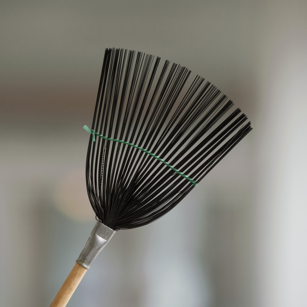 Fliegenklatsche Drahtfächer: Die saubere Variante. Fliegenklatsche Drahtfächer: Die saubere Variante.