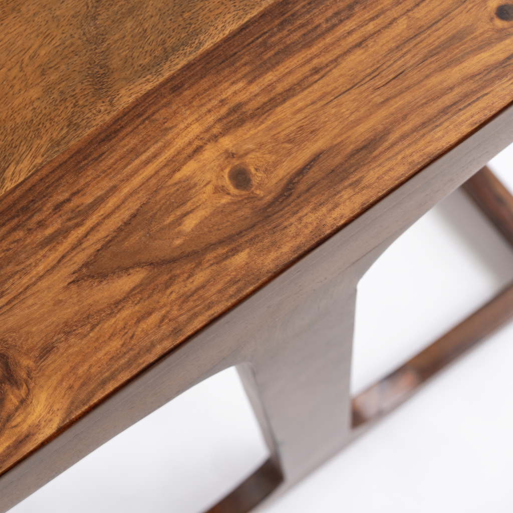 Sidetable T-Bone