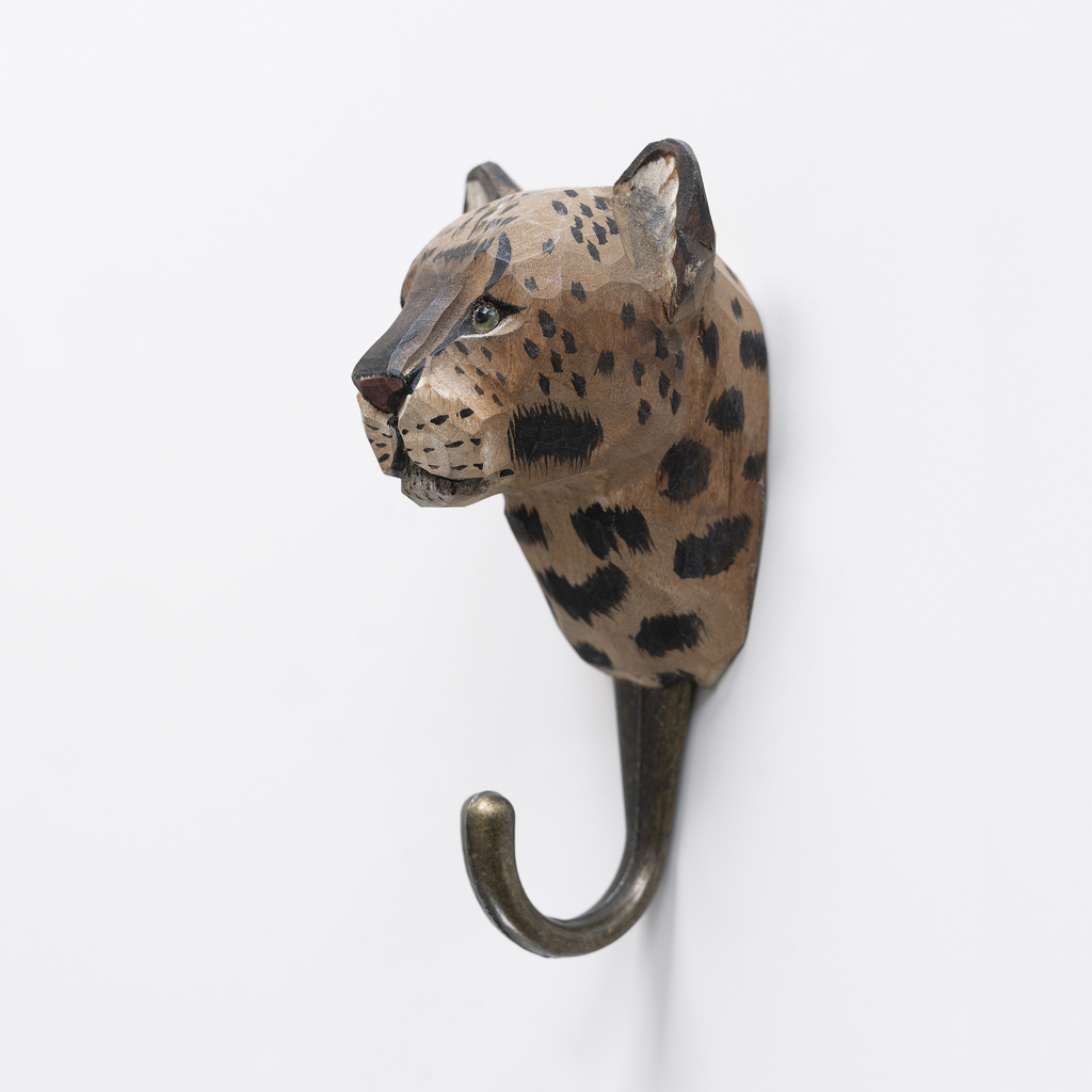 Handgeschnitzter Kleiderhaken Leopard Handgeschnitzter Kleiderhaken Leopard