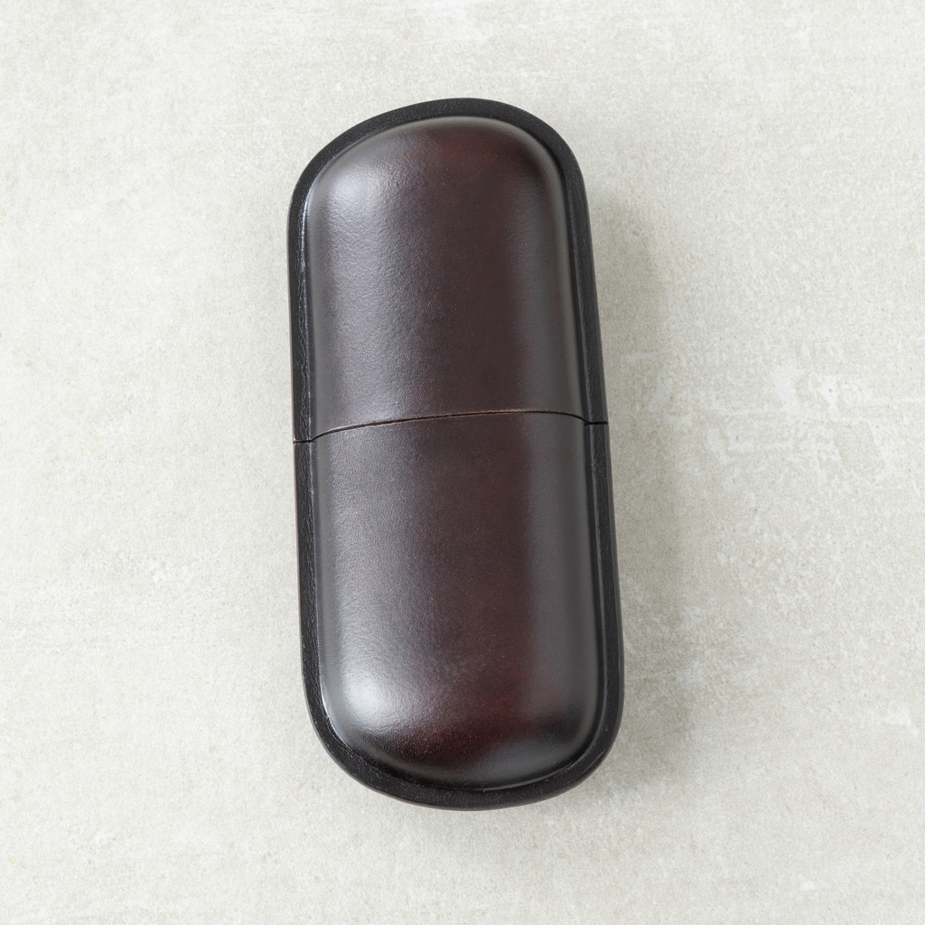 Brillenstecketui aus Leder Brillenstecketui aus Leder