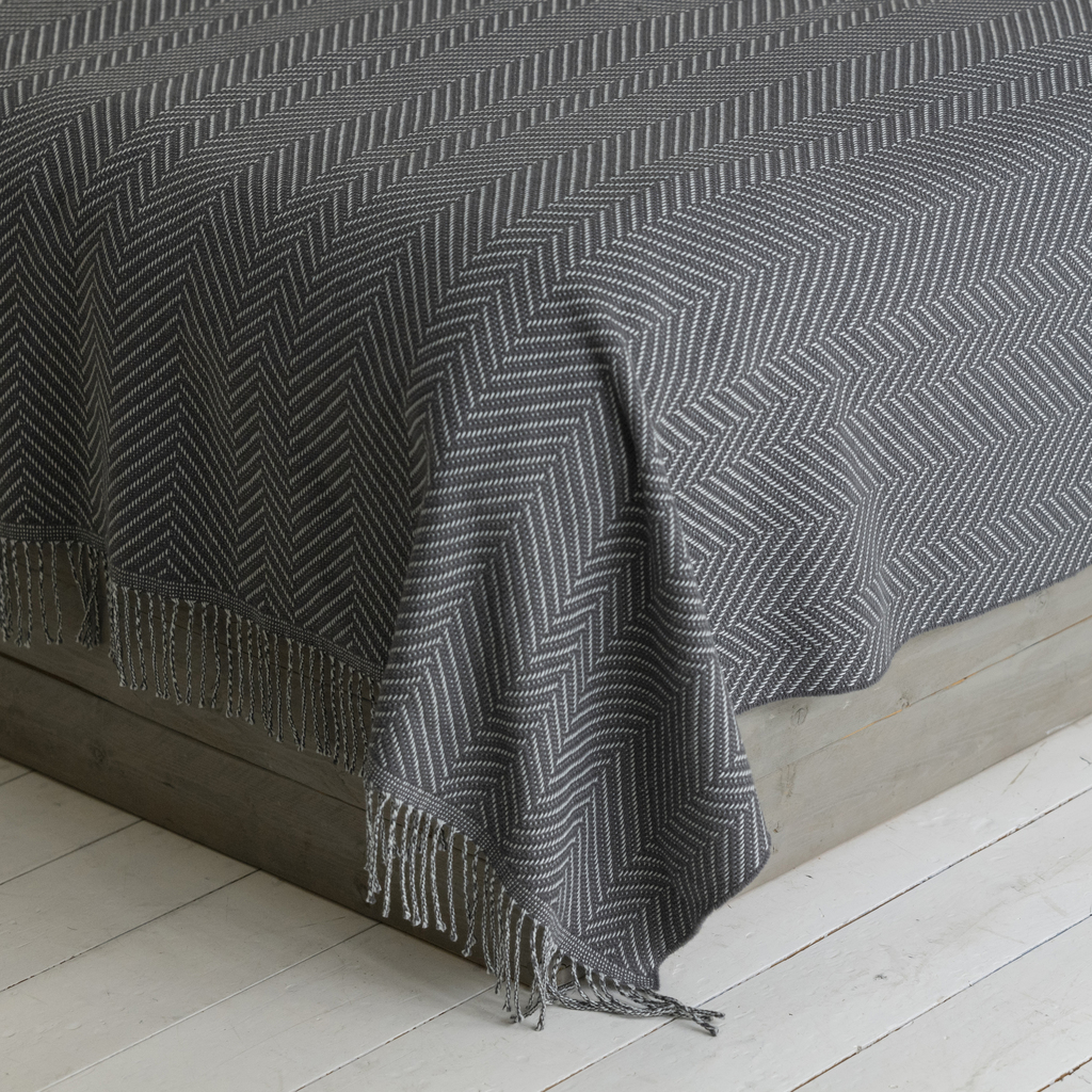 Catharina Mende Bettüberwurf Herringbone - 2
