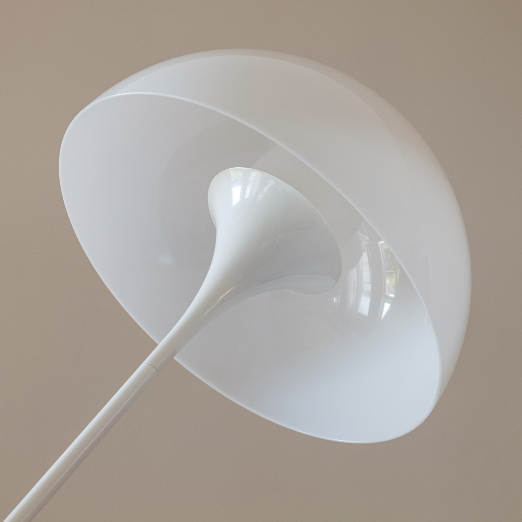 Louis Poulsen Stehlampe Panthella Acryl Opalweiß