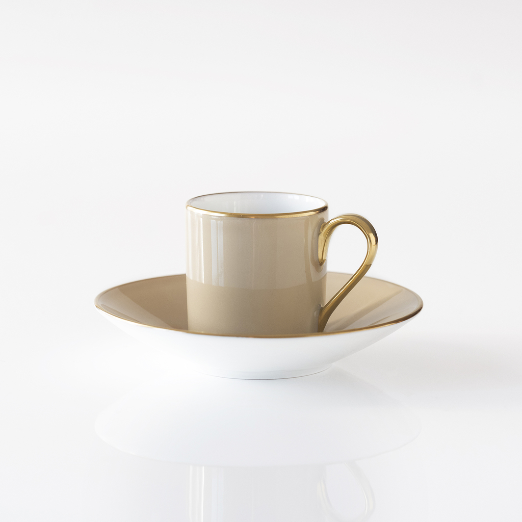 Porcelaine de Limoges Mokkatasse mit Golddekor Beige Porcelaine de Limoges Mokkatasse mit Golddekor Beige