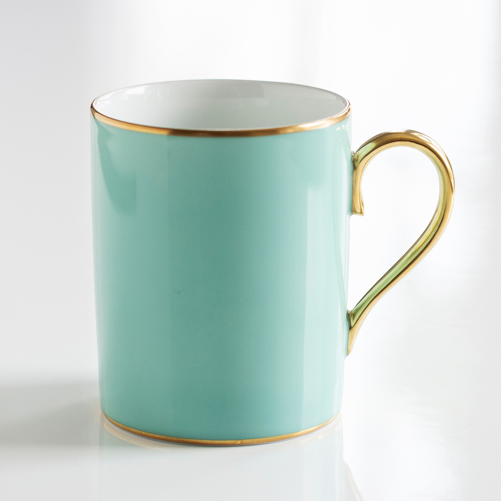 Porcelaine de Limoges Becher mit Golddekor Mintgrün Porcelaine de Limoges Becher mit Golddekor Mintgrün