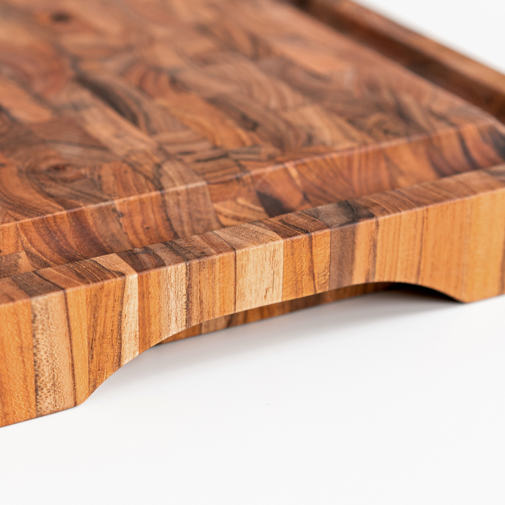 Tranchierbrett mit Saftrinne aus Teak Hirnholz klein
