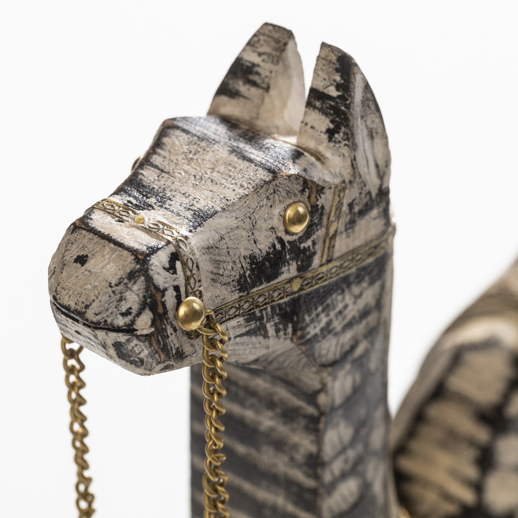 Geschnitztes Kamel Orun - 3