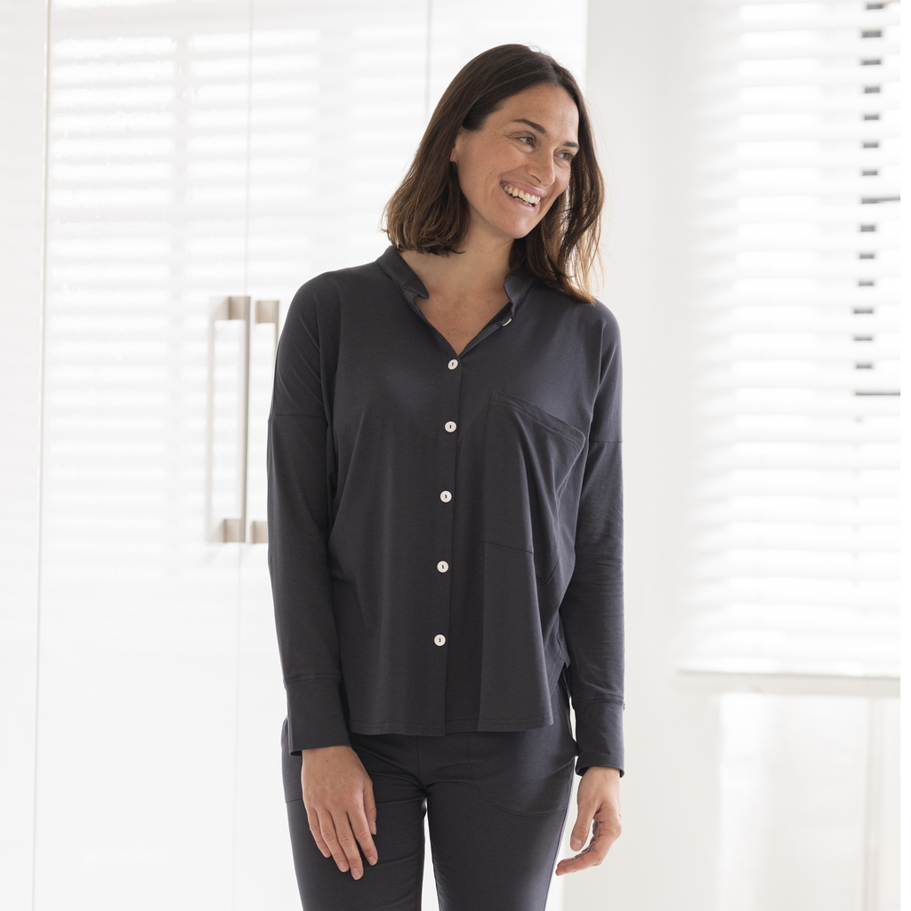 Sunday in Bed X Torquato Pyjamashirt Gerdi Nearly Black XL Sunday in Bed X Torquato Pyjamashirt Gerdi Nearly Black XL