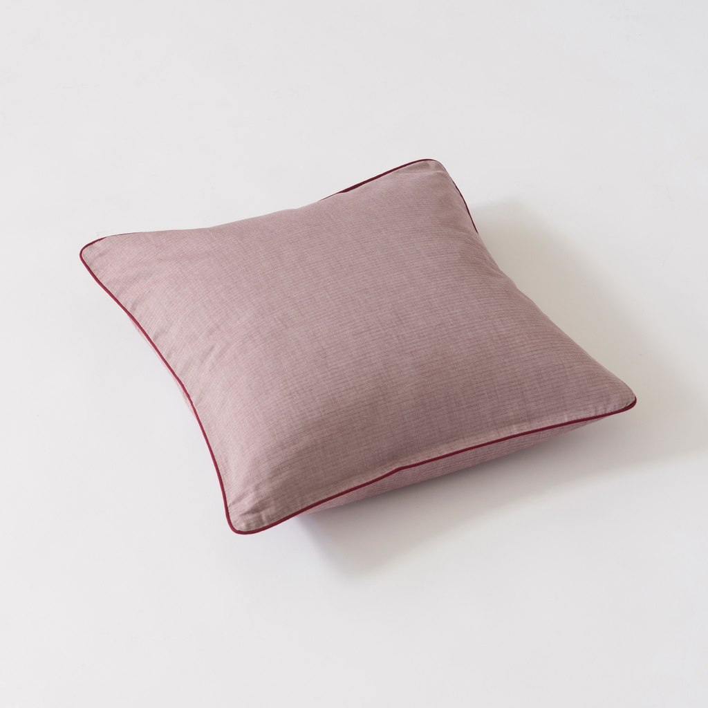 Kissenbezug Herringbone Rot mit Paspel 40 x 40 cm Kissenbezug Herringbone Rot mit Paspel 40 x 40 cm