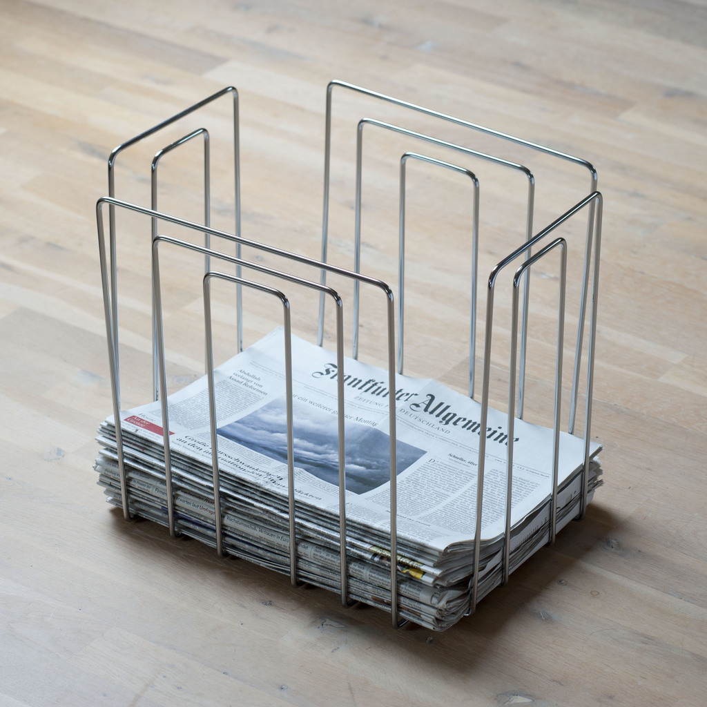 Zeitungs-Sammler paper collector Zeitungs-Sammler paper collector