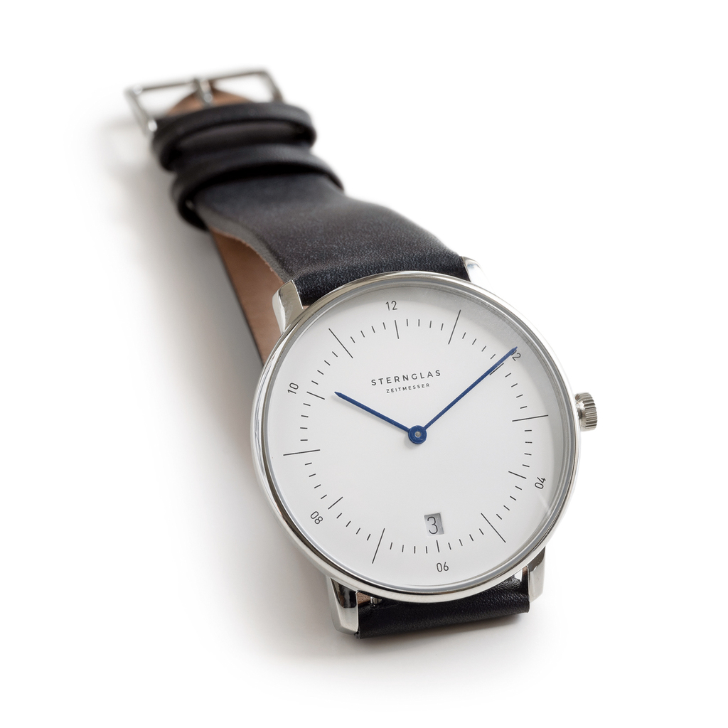 Sternglas: Weißes Ziffernblatt mit schwarzem Band Sternglas: Weißes Ziffernblatt mit schwarzem Band