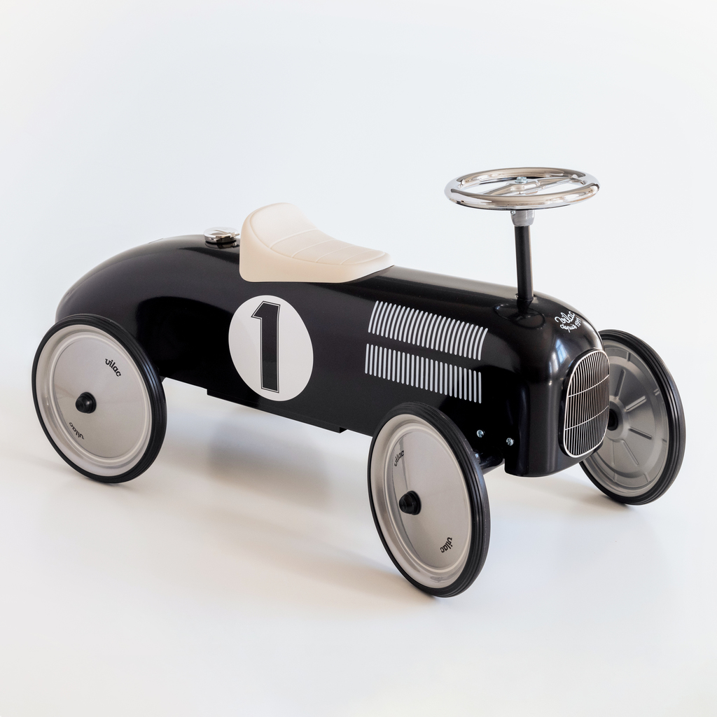 Rennwagen aus Stahlblech Schwarz Rennwagen aus Stahlblech Schwarz