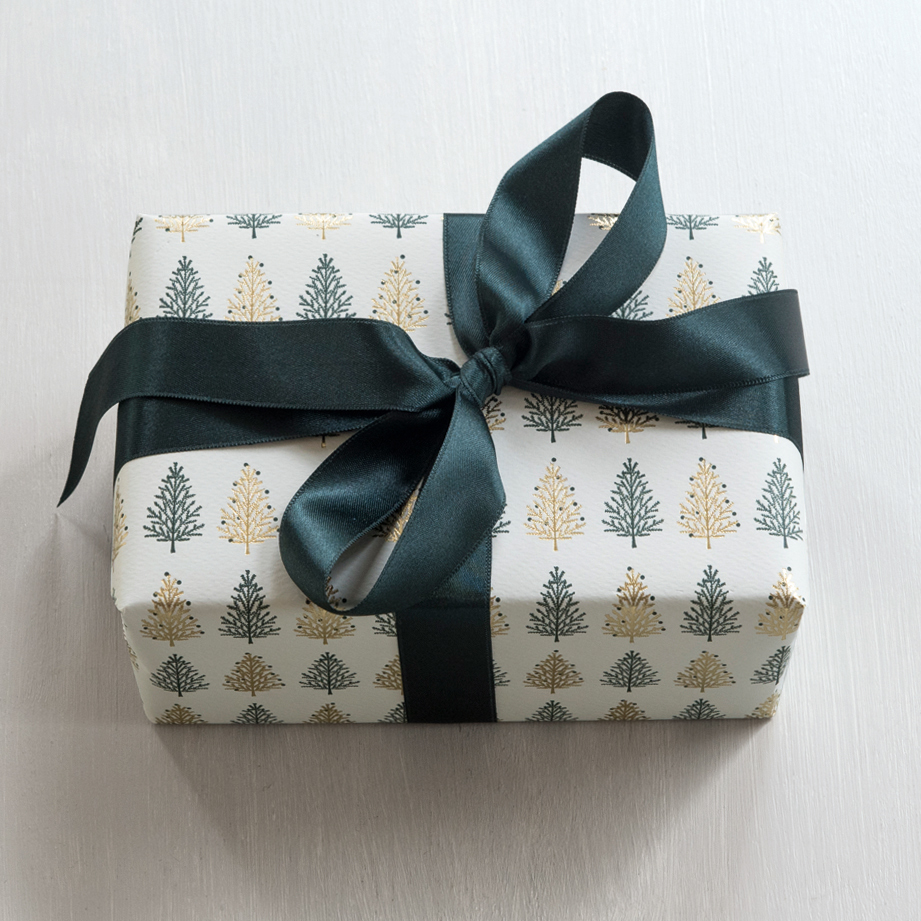 Florentiner Papier Tannenbäume Grün Gold 50 x 70 cm Florentiner Papier Tannenbäume Grün Gold 50 x 70 cm