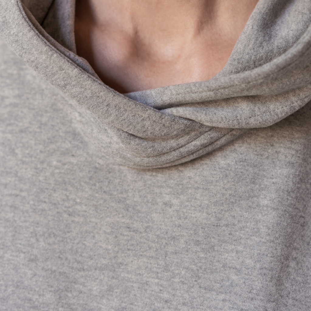 Sunday in Bed X Torquato Poncho Hilda Grau Melange S - 5
