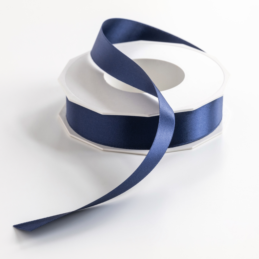 Geschenkband aus Seidensatin Dunkelblau Geschenkband aus Seidensatin Dunkelblau