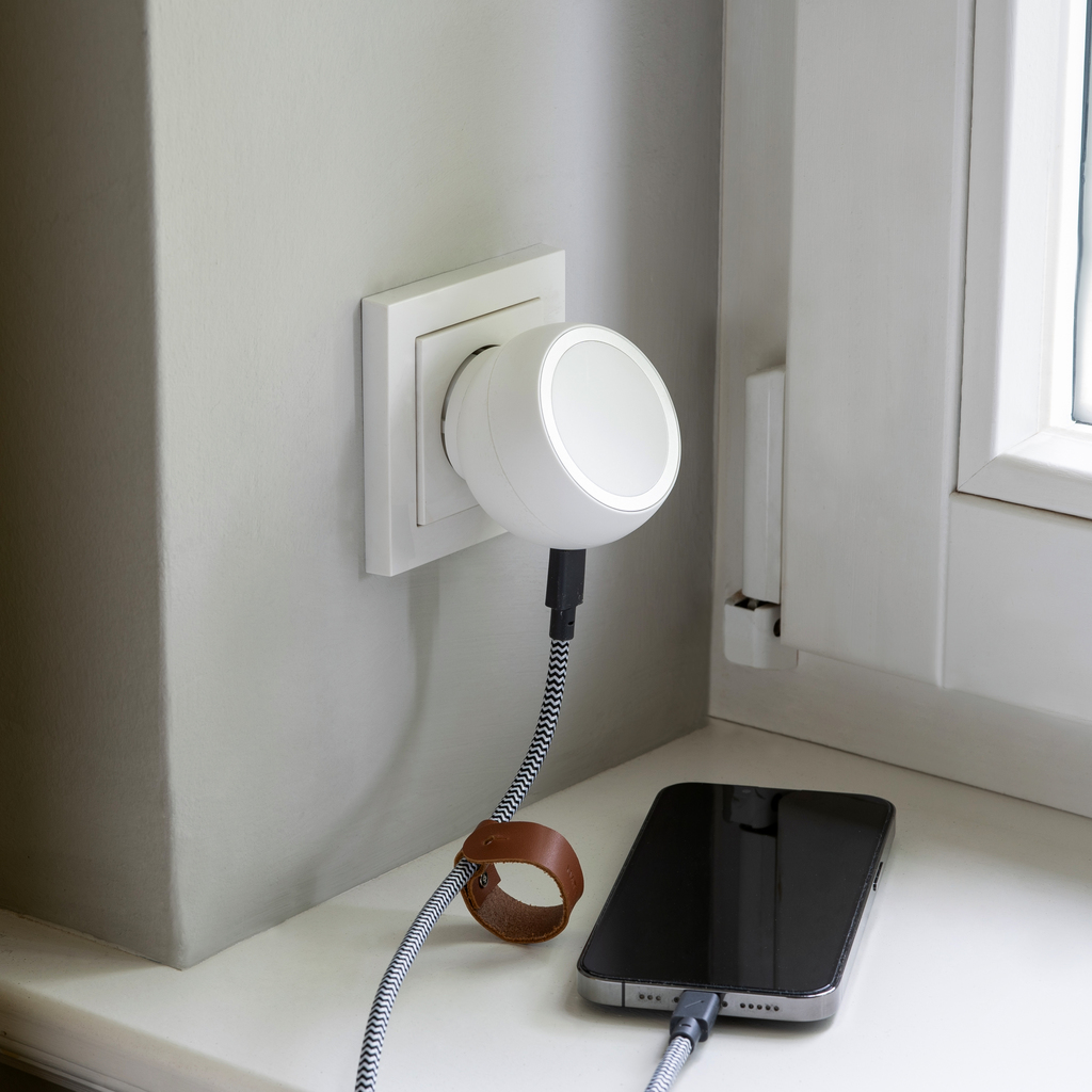 Magnetic Wallcharger - 3