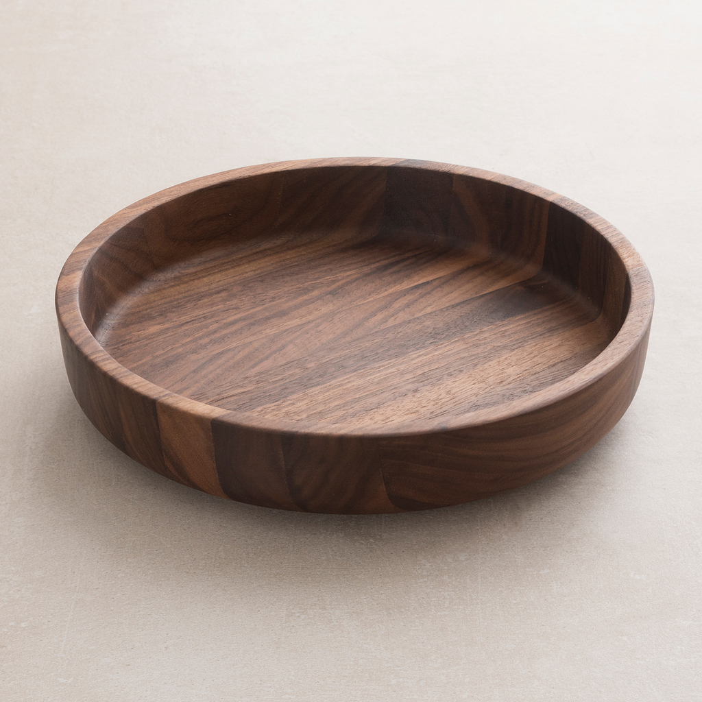 Flache Schale aus Walnussholz Flache Schale aus Walnussholz