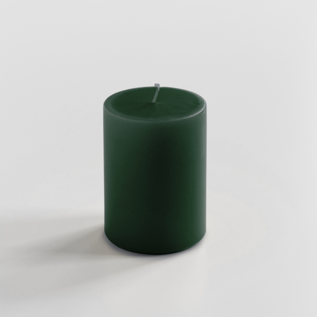 Ester & Erik Stumpenkerze 10 cm Ø 6 cm Dark Green Ester & Erik Stumpenkerze 10 cm Ø 6 cm Dark Green