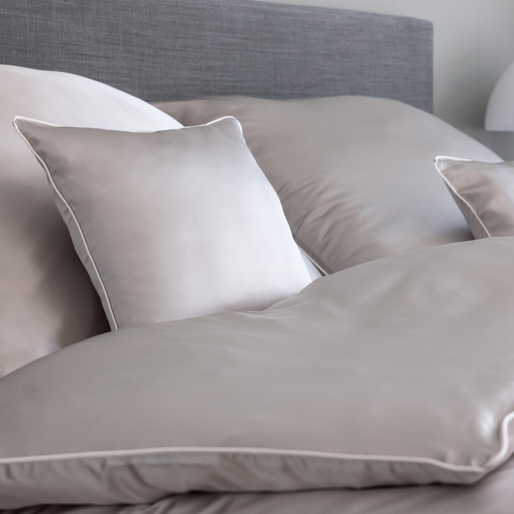 Seidenbettwäsche Braganza Silbergrau 155 x 220 cm - 3 Seidenbettwäsche Braganza Silbergrau 155 x 220 cm - 3