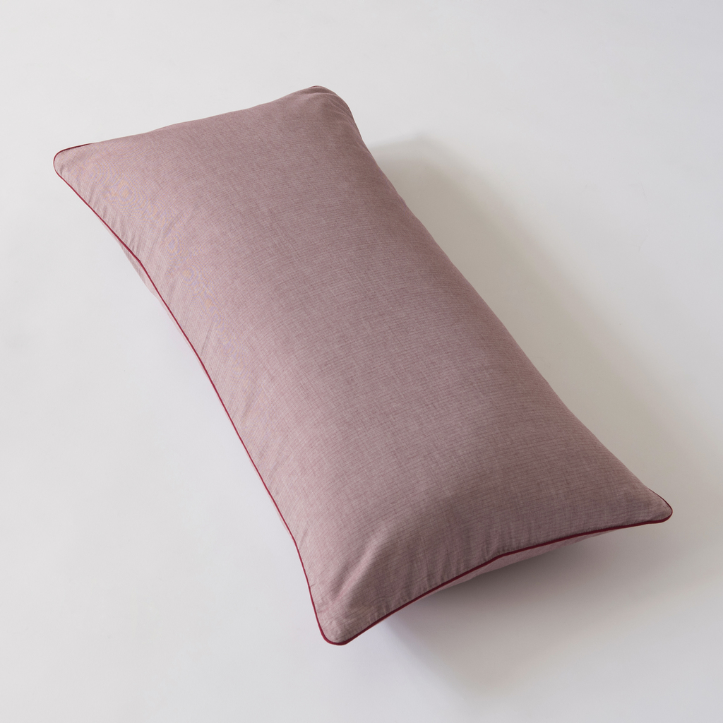 Kissenbezug Herringbone Rot mit Paspel 40 x 80 cm Kissenbezug Herringbone Rot mit Paspel 40 x 80 cm