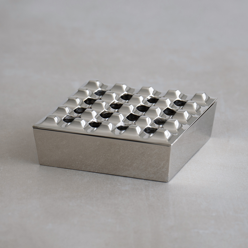 Aschenbecher Grätings vernickelt Aschenbecher Grätings vernickelt