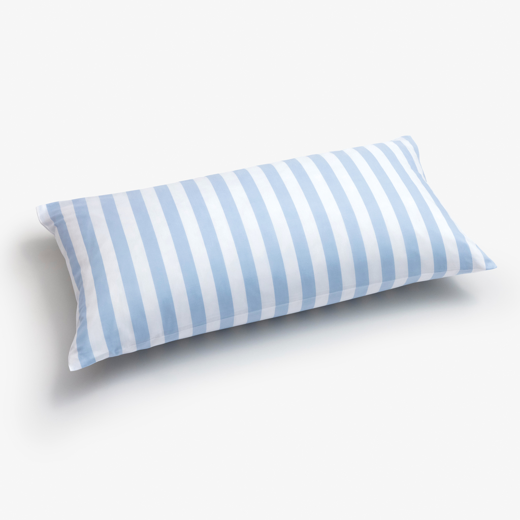 Kissenbezug Liselund Blockstreifen Hellblau 40 x 80 cm Kissenbezug Liselund Blockstreifen Hellblau 40 x 80 cm