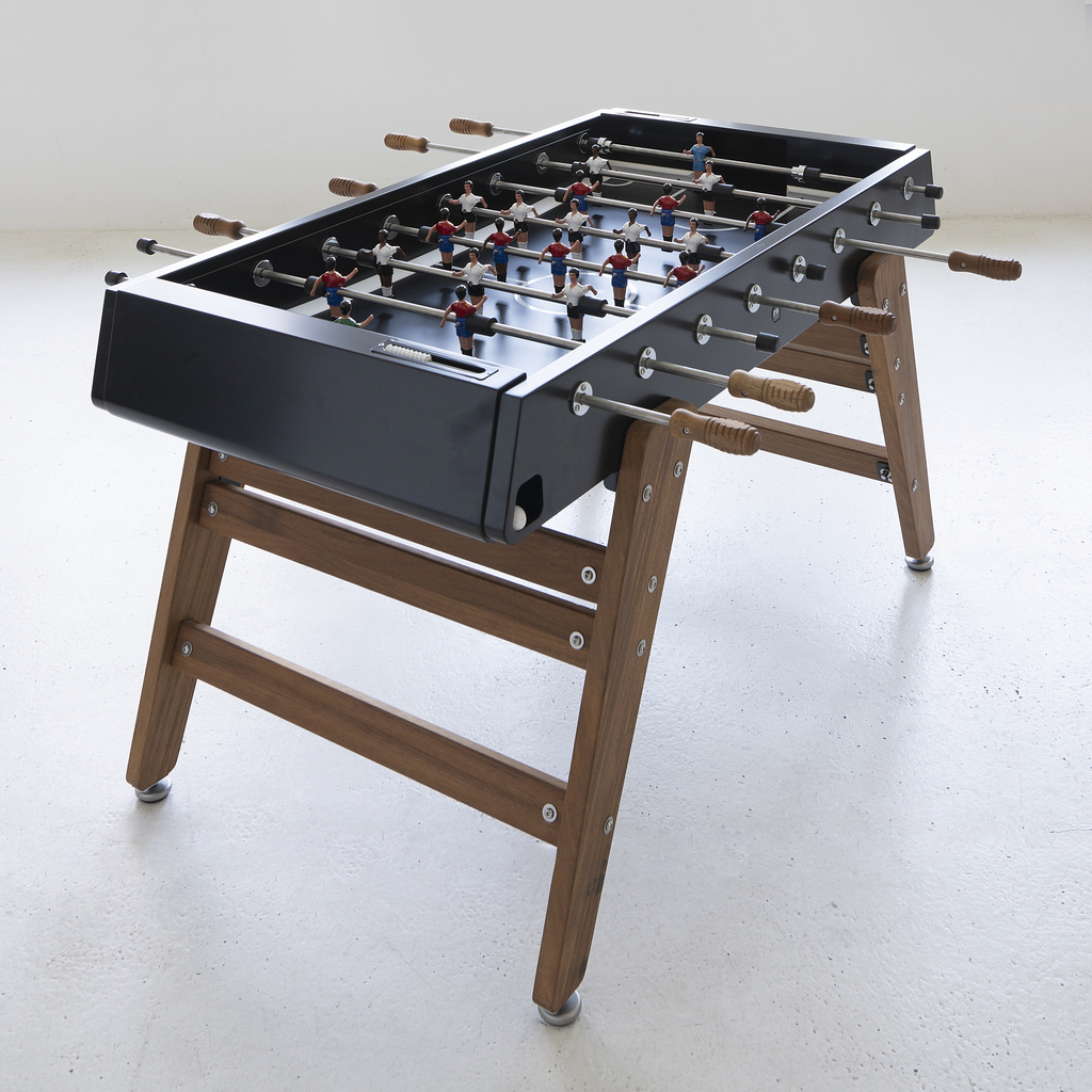 Fußball-Kickertisch Fußball-Kickertisch