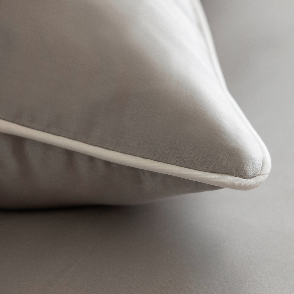 Seidenbettwäsche Braganza Silbergrau 135 x 200 cm - 2 Seidenbettwäsche Braganza Silbergrau 135 x 200 cm - 2
