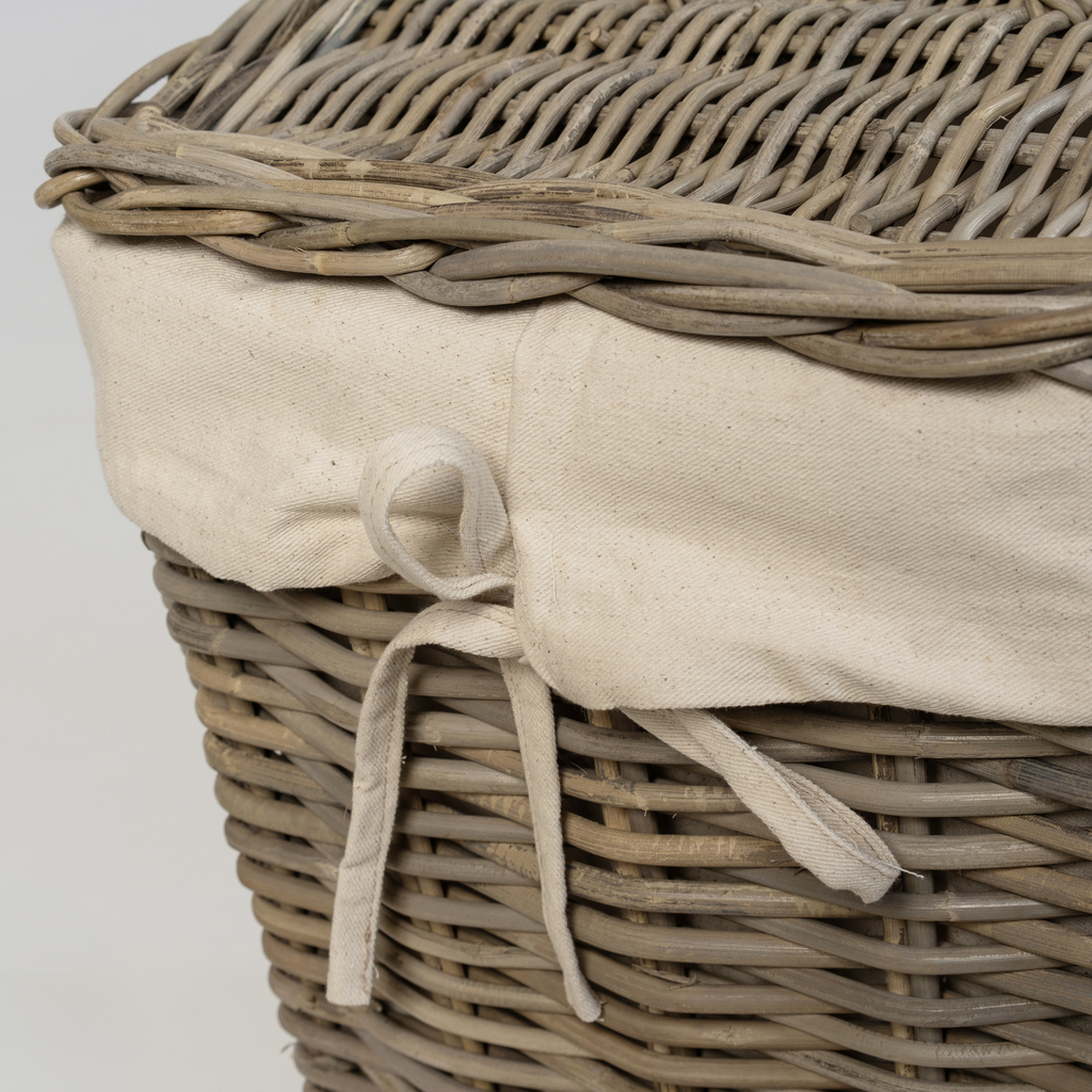 Wäschekorb aus Rattan