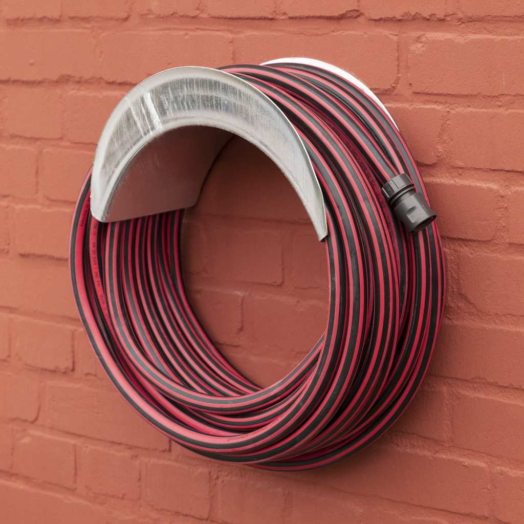 Schlauchhalter aus Metall Schlauchhalter aus Metall