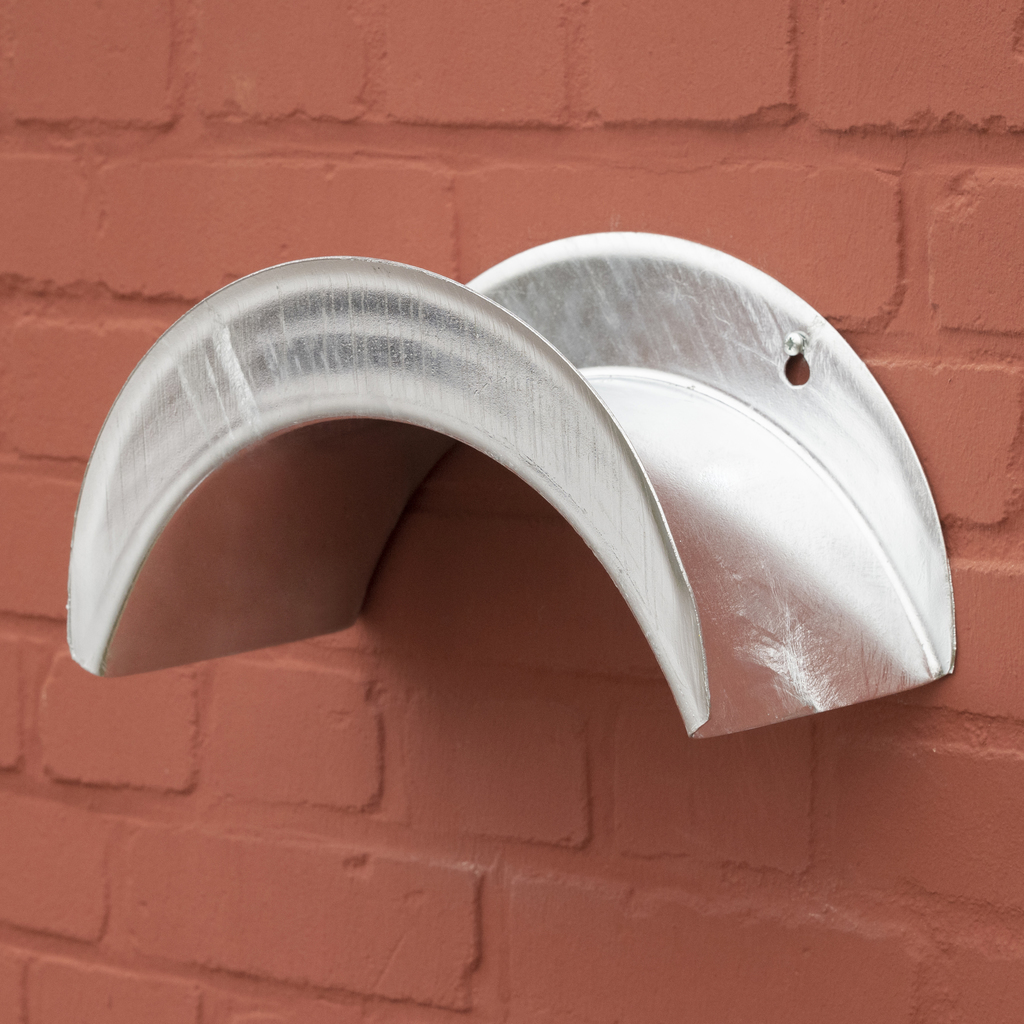 Schlauchhalter aus Metall - 3 Schlauchhalter aus Metall - 3