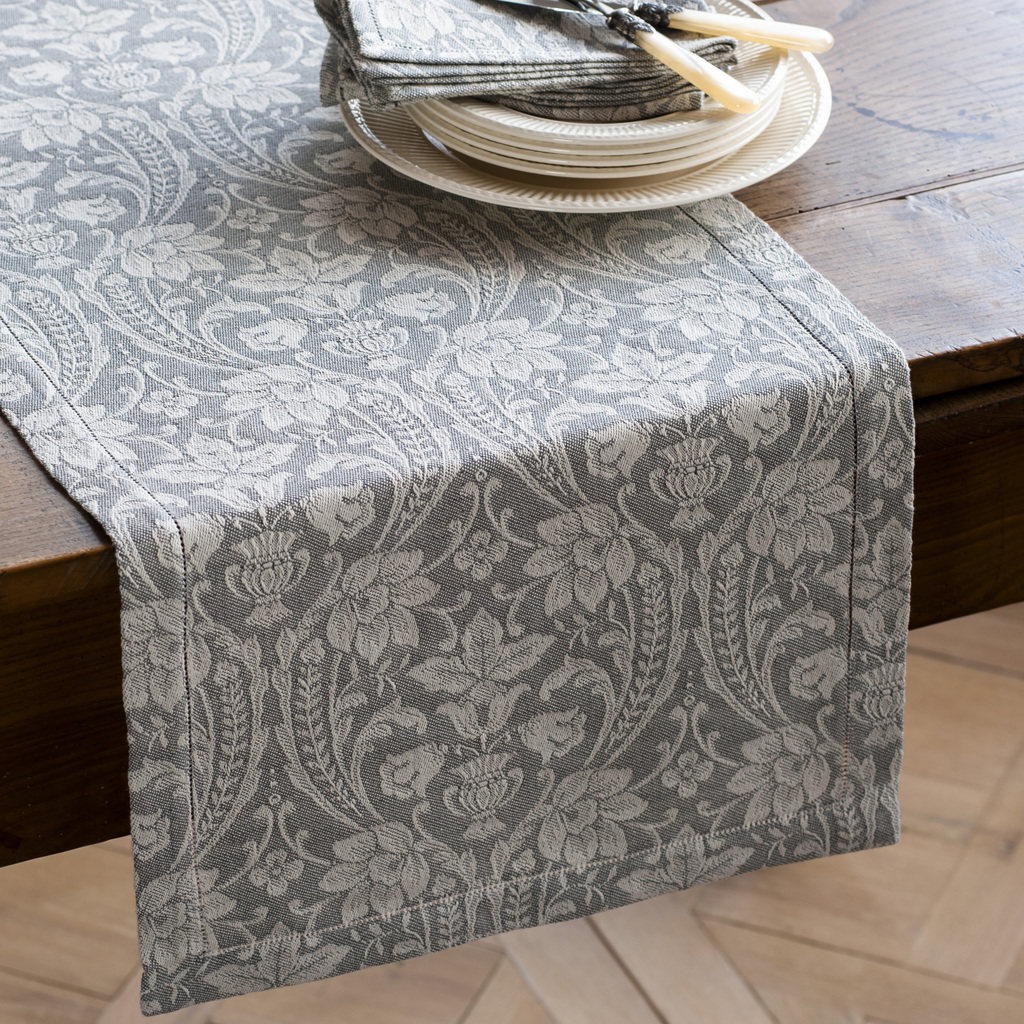 Donna di Coppe Tischläufer 40 x 140 cm Anthrazit Donna di Coppe Tischläufer 40 x 140 cm Anthrazit