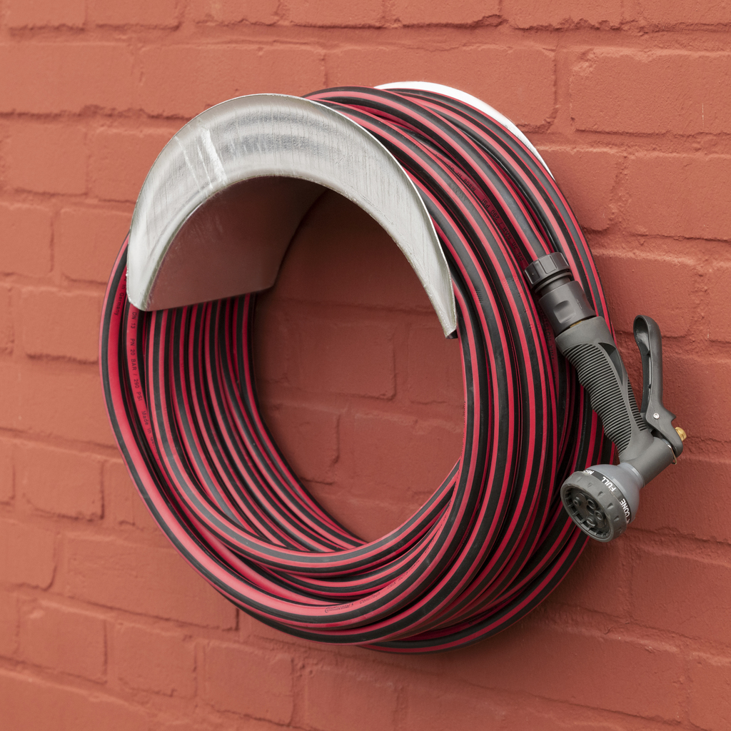 Schlauchhalter aus Metall - 2 Schlauchhalter aus Metall - 2