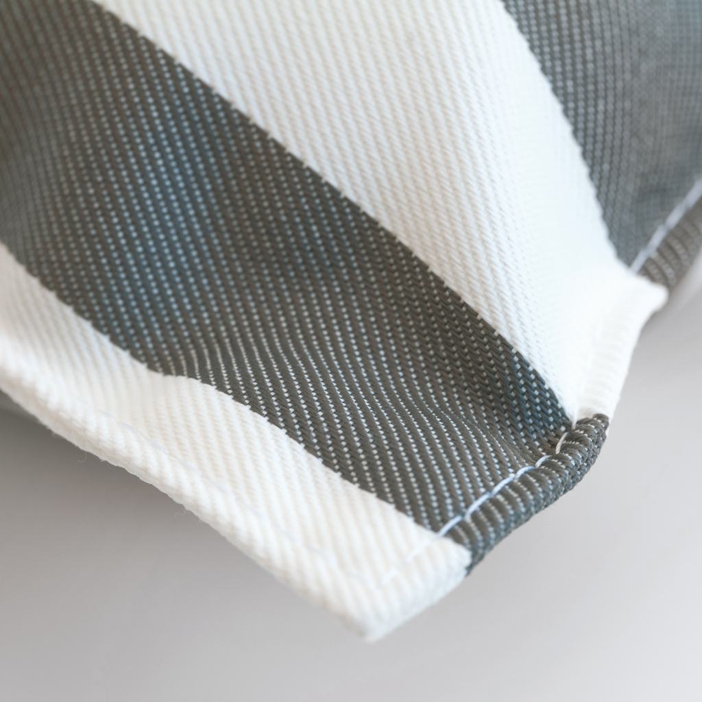 Gartenkissen Baltrum Anthrazit / Weiß gestreift - 2 Gartenkissen Baltrum Anthrazit / Weiß gestreift - 2