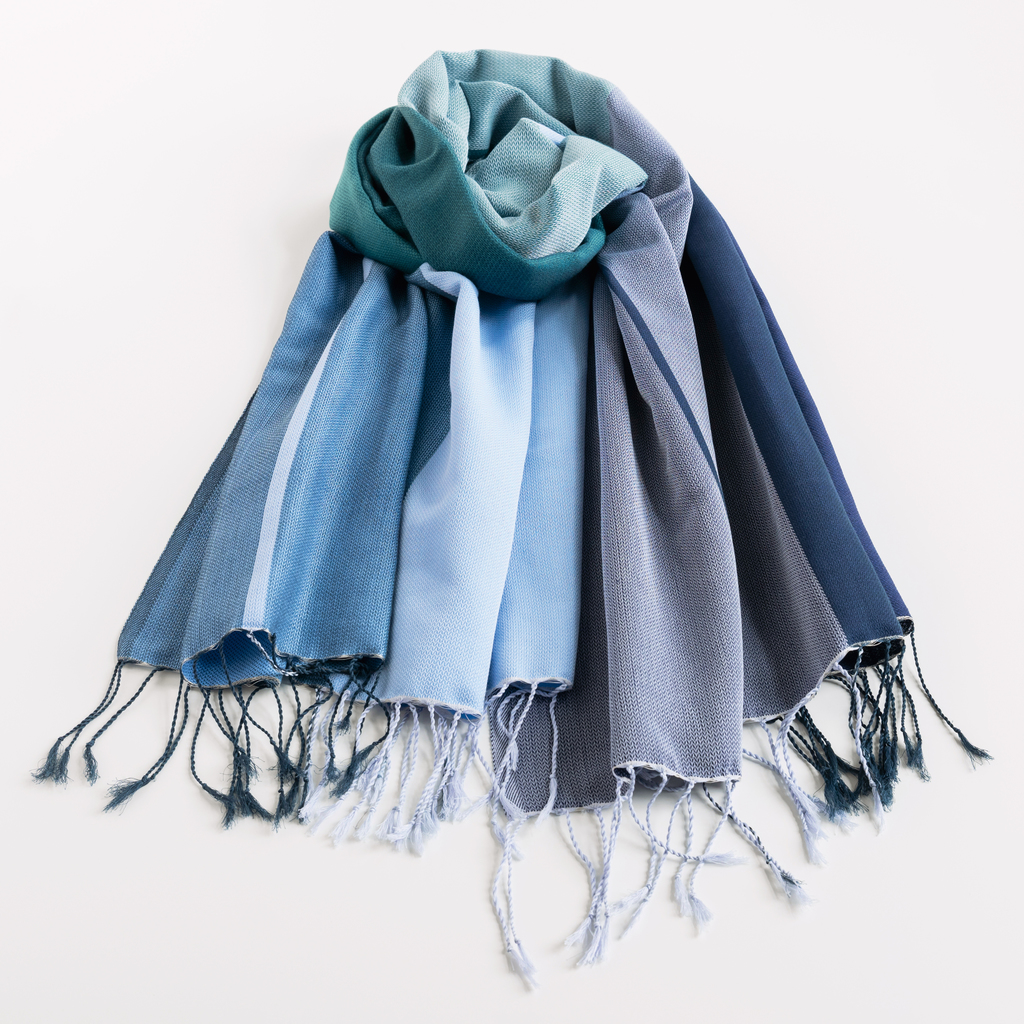 Nsija Stola handgewebte Baumwolle Hellblau-Türkis-Dunkelblau Nsija Stola handgewebte Baumwolle Hellblau-Türkis-Dunkelblau
