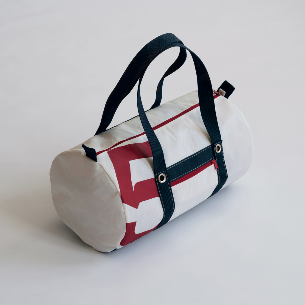 Tasche aus Segeltuch klein mit roter Nummer Tasche aus Segeltuch klein mit roter Nummer