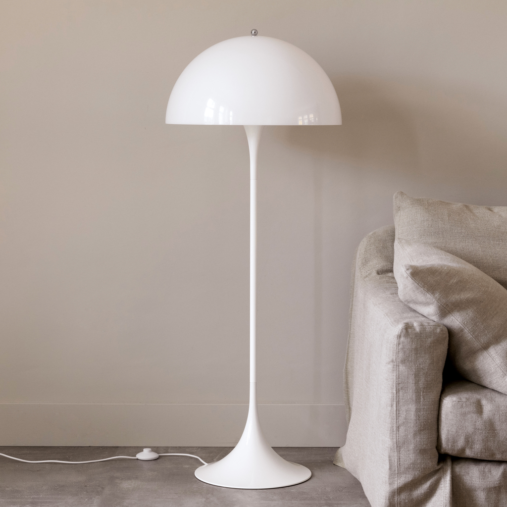 Louis Poulsen Stehlampe Panthella Acryl Opalweiß