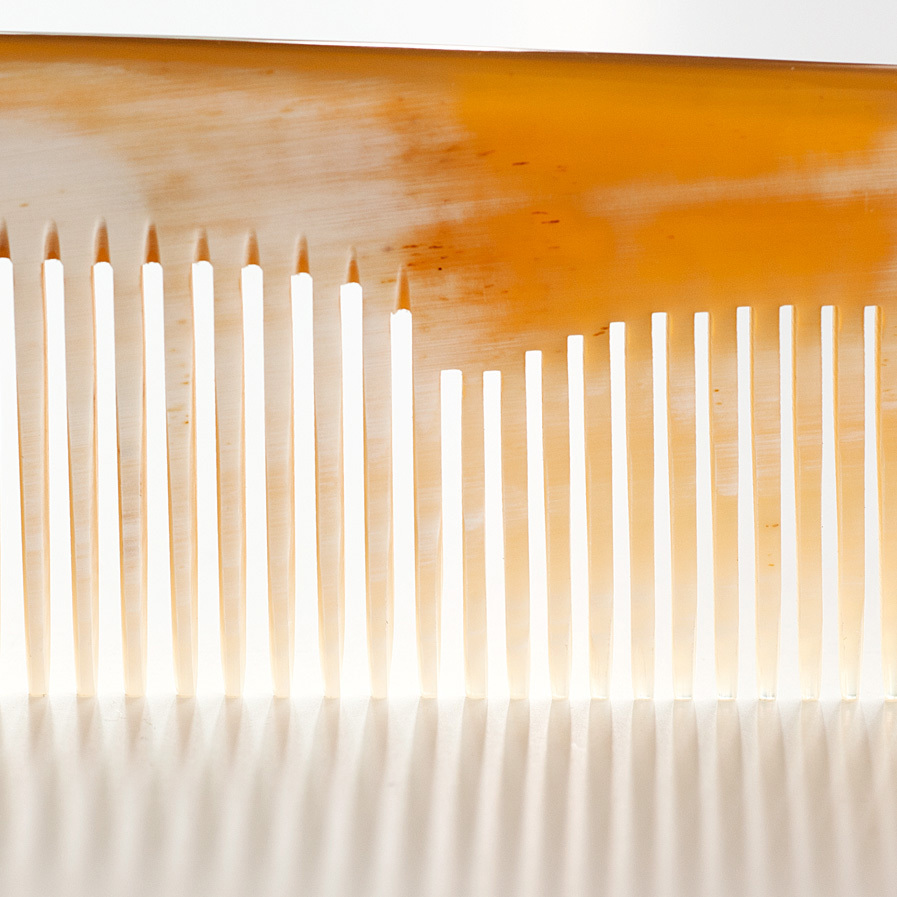 Griffkamm aus Horn 20 cm - 3 Griffkamm aus Horn 20 cm - 3