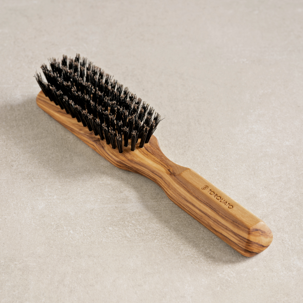 Haarbürste mit Wildschweinborsten Haarbürste mit Wildschweinborsten