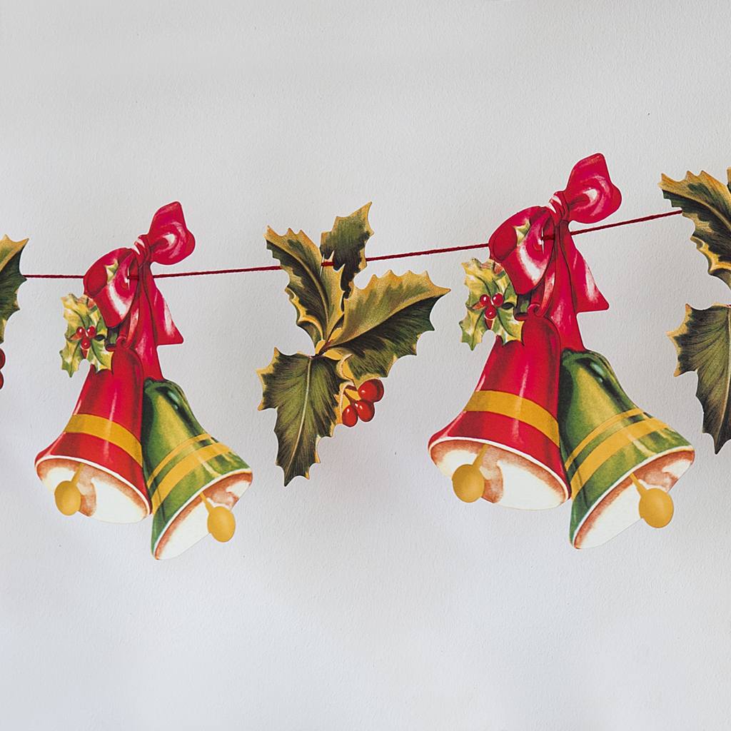 Girlande Glocken und Ilex Girlande Glocken und Ilex