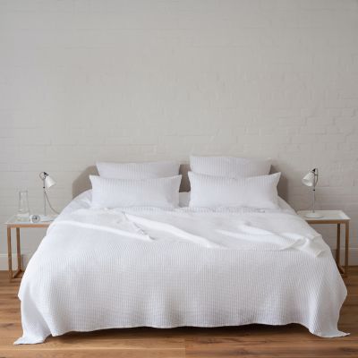 Bettüberwurf Waffelpiqué 240 x 250 cm Weiß