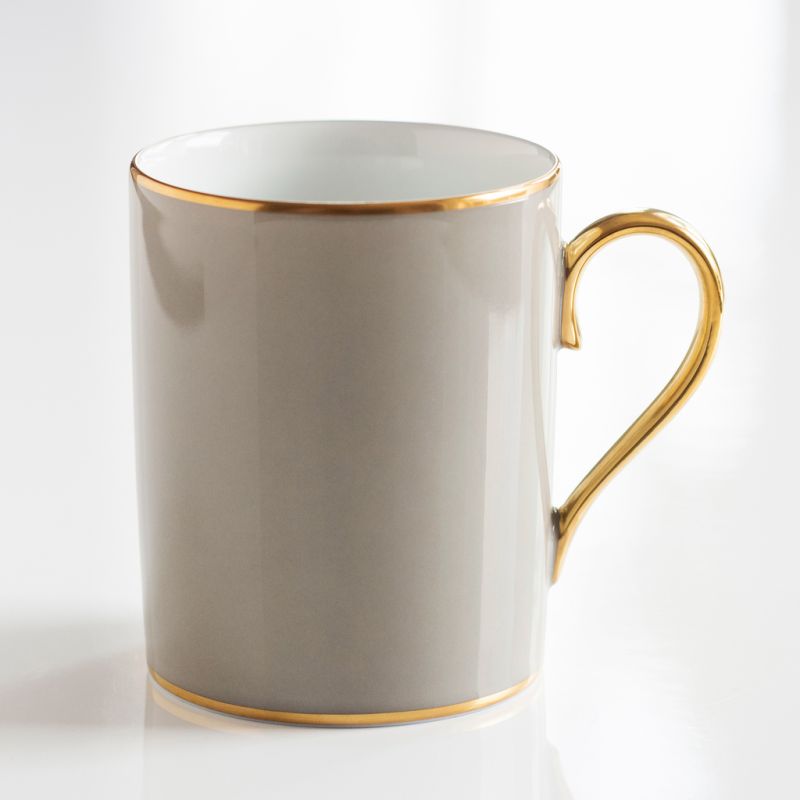 Porcelaine de Limoges Becher mit Golddekor Perlgrau