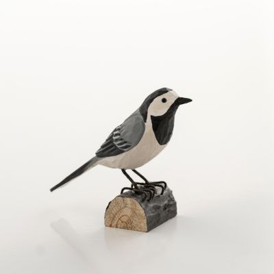 Handgeschnitzter Dekovogel Bachstelze